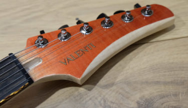 Valenti Guitars “Nebula Carved”が届きました